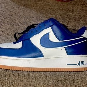 Beige Nike shoes size 10